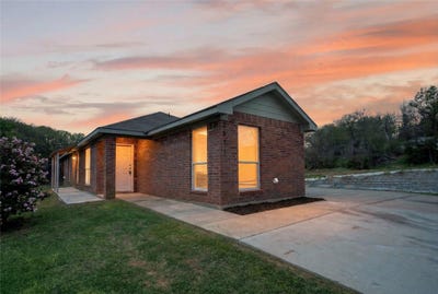 /international/us/2971-loving-avenue-fort-worth-tx-110106378878/