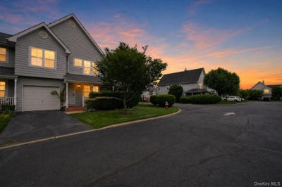 /international/us/1-summerfield-circle-central-islip-ny-110108438496/