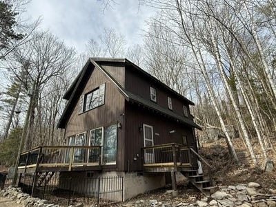 /international/us/702-little-sunapee-road-new-london-nh-110107382079/