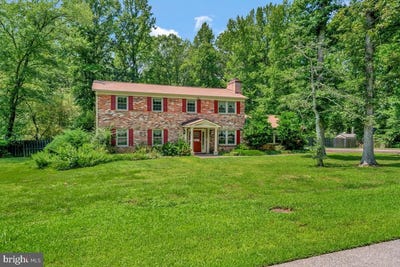 /international/us/10524-anita-drive-lorton-va-110101254274/