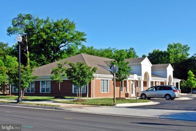 /international/us/10614-warwick-avenue-fairfax-va-110106205968/