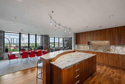 /international/us/215-10th-avenue-s-minneapolis-mn-110109117637/