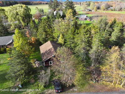/international/us/48-johns-jog-coxsackie-ny-110103572249/