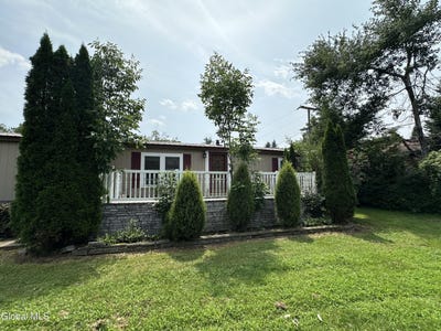 /international/us/1505-u-s-20-new-lebanon-ny-110119549974/