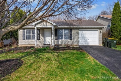 /international/us/705-hawthorne-lane-genoa-il-110107434285/