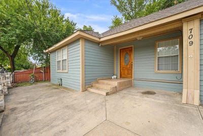 /international/us/709-s-munger-boulevard-dallas-tx-110104556238/