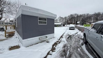 /international/us/1335-glenwood-alley-huntington-in-110105319873/