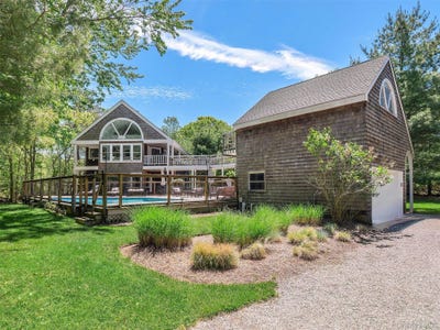 /international/us/135-old-meeting-house-road-westhampton-beach-ny-110108361691/
