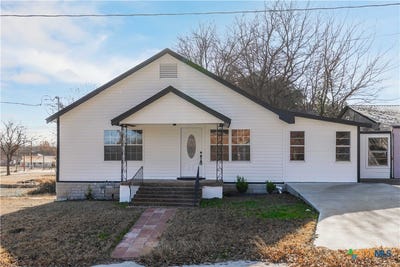 /international/us/104-e-whitney-street-hamilton-tx-110104405754/