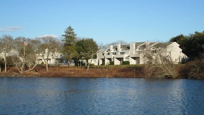 /international/us/34-montauk-highway-westhampton-ny-110109181549/