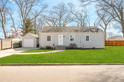 /international/us/270-26th-street-copiague-ny-110107160125/