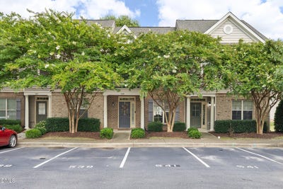 /international/us/539-matheson-place-cary-nc-110108409729/