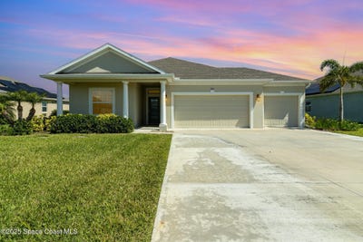 /international/us/8331-laguna-circle-micco-fl-110098242388/