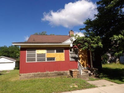 /international/us/709-s-main-street-three-rivers-mi-110108783578/