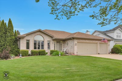 /international/us/233-goldenwood-court-aurora-il-110107925875/