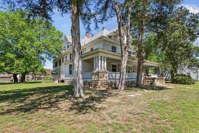 /international/us/619-n-santa-fe-augusta-ks-110107569185/