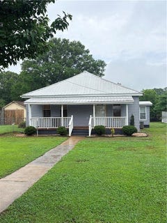 /international/us/425-e-main-street-west-union-sc-110108281720/