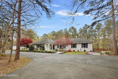 /international/us/379-east-bird-village-road-jackson-nj-110107841126/