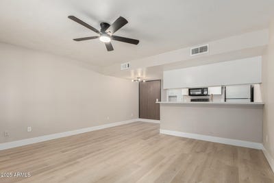 /international/us/8838-n-8th-street-phoenix-az-110101012828/