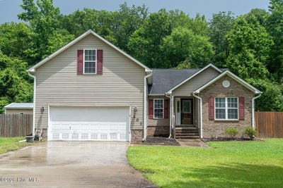 /international/us/203-saw-briar-court-jacksonville-nc-110108473934/