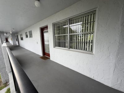 /international/us/8105-nw-61-street-tamarac-fl-110107488145/