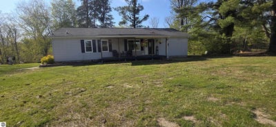 /international/us/2540-s-river-beaverton-mi-110108149934/