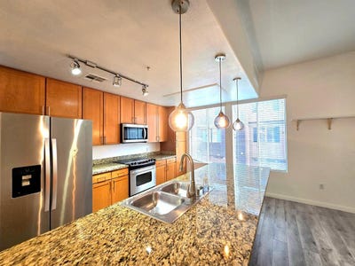 /international/us/6605-n-93rd-avenue-glendale-az-110107542294/