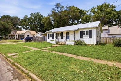 /international/us/304-w-7th-st-chanute-ks-110108716549/