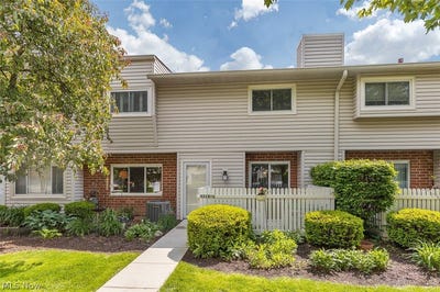 /international/us/4310-hyde-park-north-olmsted-oh-110108068470/