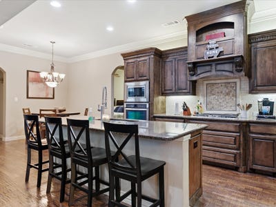 /international/us/2115-n-hill-drive-irving-tx-110106351849/