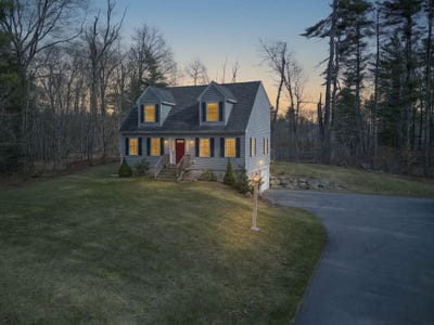 /international/us/274-pleasant-street-epping-nh-110107265017/