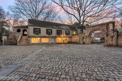 /international/us/310-cooper-road-red-bank-nj-110097502925/