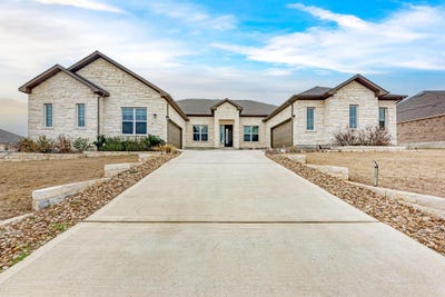 /international/us/92-sierra-mosca-trl-liberty-hill-tx-110105919537/