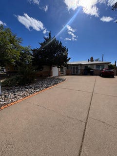 /international/us/1205-valencia-drive-ne-albuquerque-nm-110107832157/