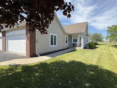 /international/us/1063-niagara-ln-port-washington-wi-110108630161/