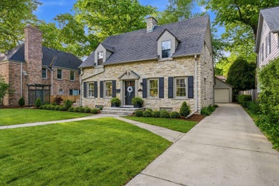 /international/us/712-e-lexington-blvd-whitefish-bay-wi-110108550086/