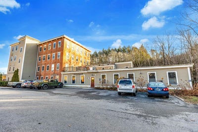 /international/us/374-union-street-peterborough-nh-110103521917/