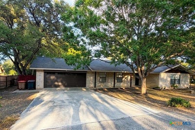 /international/us/124-creekview-drive-canyon-lake-tx-110119920252/