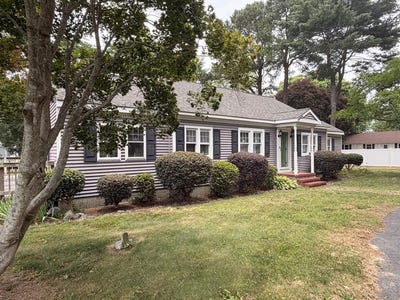 /international/us/12131-holman-ave-exmore-va-110108981909/