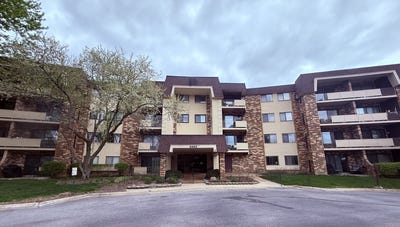 /international/us/3350-n-carriageway-drive-arlington-heights-il-110108448357/