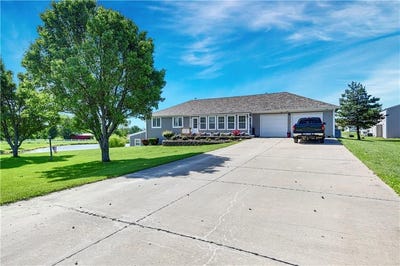 /international/us/13751-w-243rd-street-louisburg-ks-110100156206/