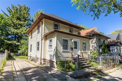 /international/us/256-avenue-d-rochester-ny-110108492038/