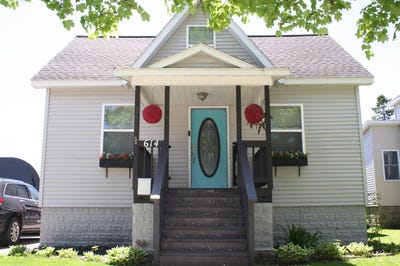 /international/us/614-w-lake-street-alpena-mi-110108437493/