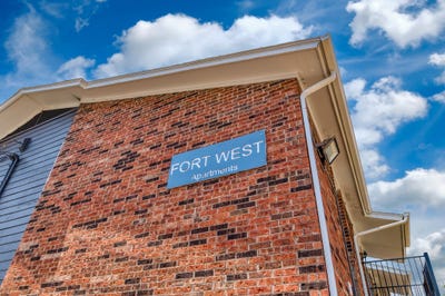 /international/us/8037-w-elizabeth-lane-fort-worth-tx-110108175102/