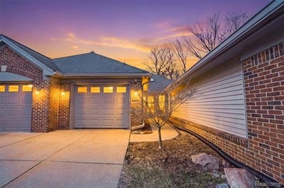 /international/us/21400-magnolia-court-farmington-hills-mi-110107692432/