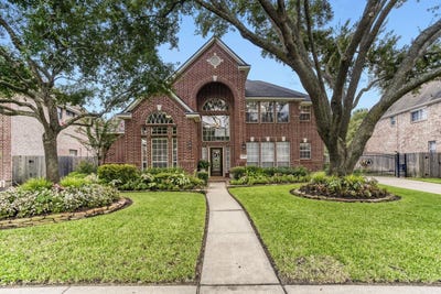 /international/us/17335-w-copper-lakes-dr-houston-tx-110109755914/