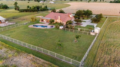 /international/us/590-county-road-385-valley-view-tx-110099716716/