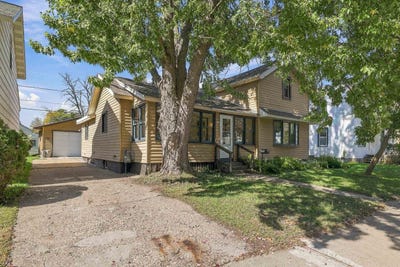 /international/us/308-second-street-stevens-point-wi-110110375927/