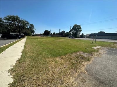 /international/us/1001-1007-w-saint-bernard-highway-chalmette-la-110106005551/