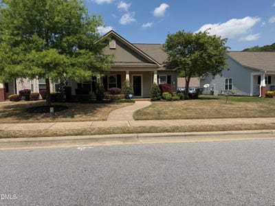 /international/us/125-e-moss-creek-drive-clayton-nc-110107510890/